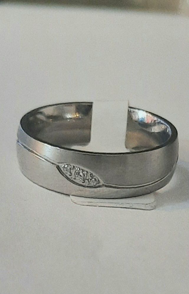 Ezüst színű nemesacél gyűrű